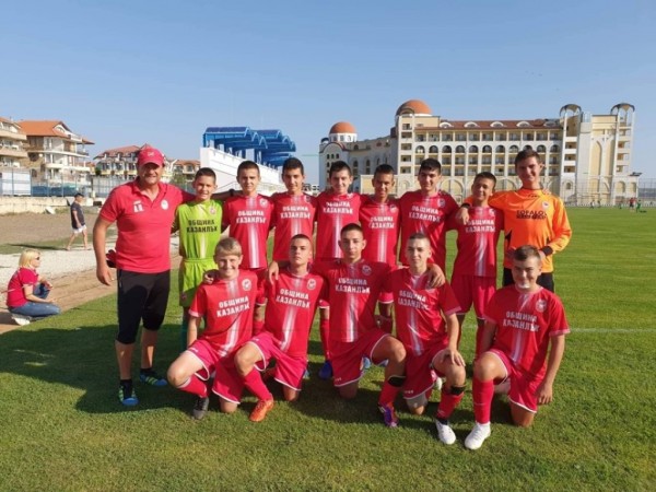 “Розите“ набор 2006 направиха съперниците на пух и прах, и прибраха „Купа Южно Черно море 2019“