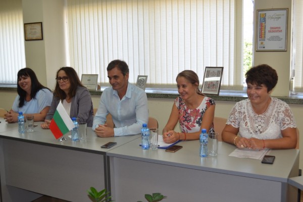 Среща в Общината с делегация от побратимения руски град Толиати