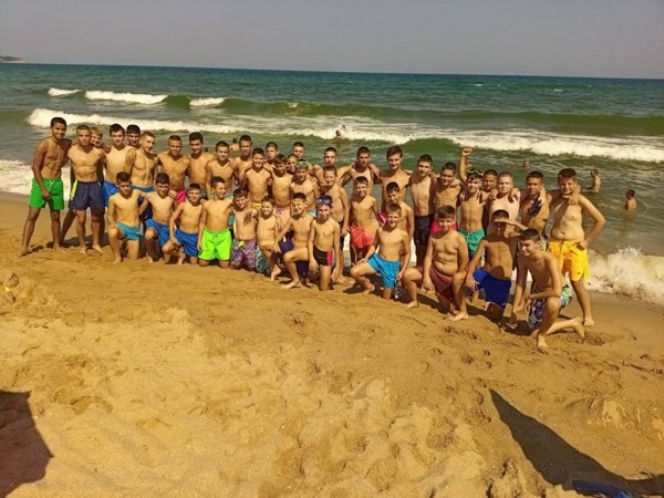 “Розите“ набор 2006 направиха съперниците на пух и прах, и прибраха „Купа Южно Черно море 2019“