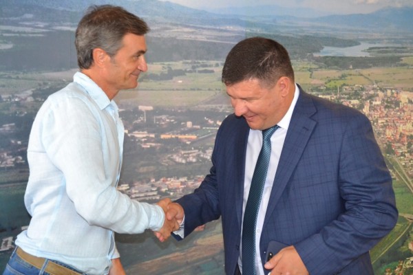 Среща в Общината с делегация от побратимения руски град Толиати