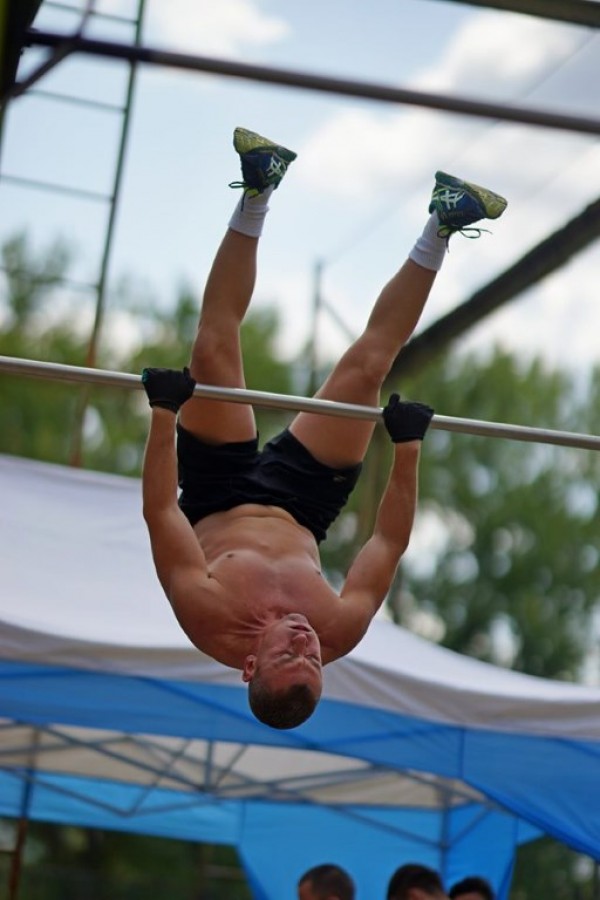 Смелчаци мериха сили в състезание по уличен фитнес