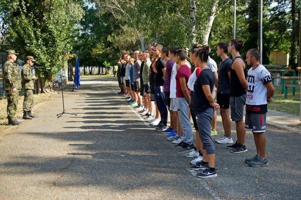 Смелчаци мериха сили в състезание по уличен фитнес