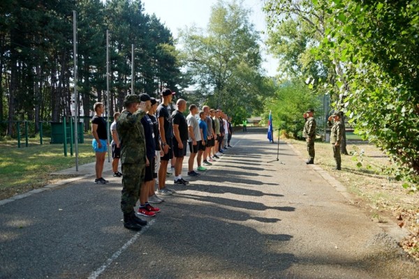 Смелчаци мериха сили в състезание по уличен фитнес