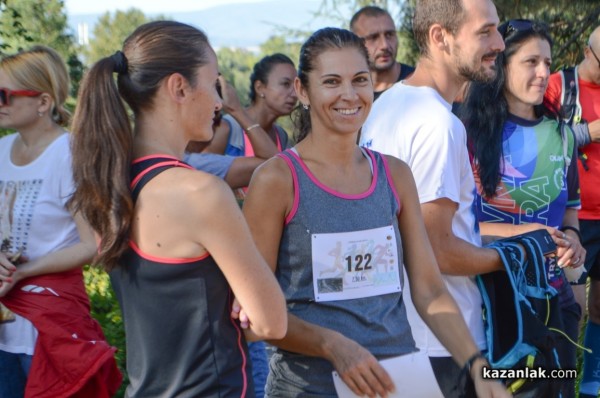 Наградиха най-бързите бегачи в първия полумаратон „Thracian Run” 
