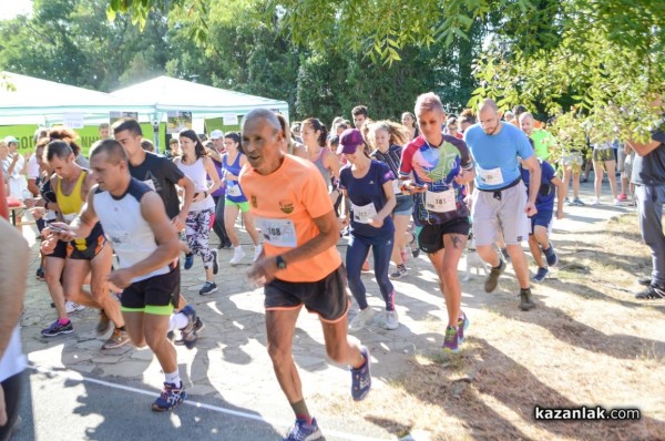 Наградиха най-бързите бегачи в първия полумаратон „Thracian Run” 
