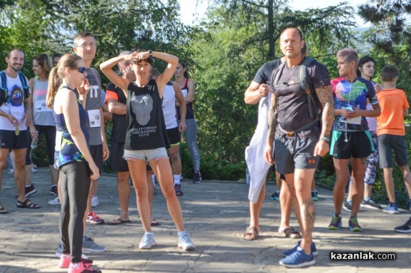 Наградиха най-бързите бегачи в първия полумаратон „Thracian Run” 