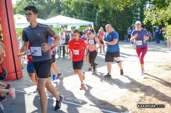 Наградиха най-бързите бегачи в първия полумаратон „Thracian Run” 
