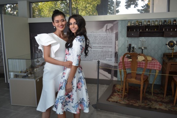 Кметът и Царица Роза 2019 посрещнаха Мис Китай в Казанлък