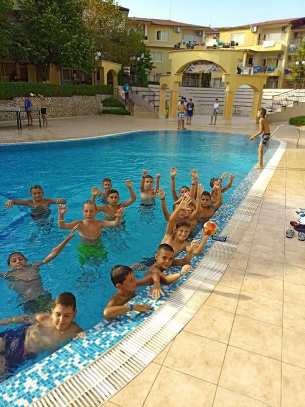 “Розите“ с добро начало в турнира “Мистрал къп 2019“