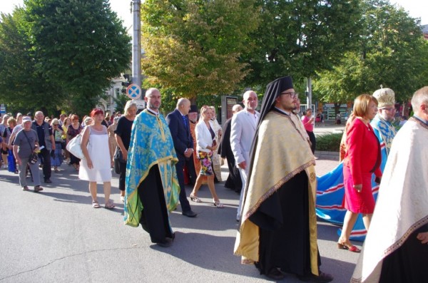 Казанлък посрещна Чудотворните икони