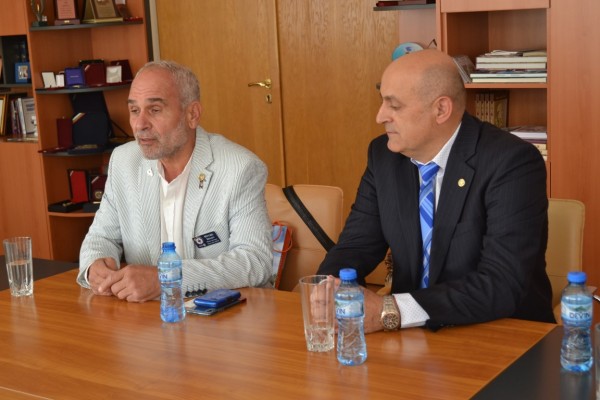 Кметът на Казанлък се срещна с представители на Ротари клуб