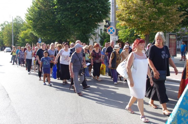 Казанлък посрещна Чудотворните икони