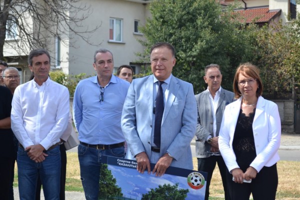 „Първа копка“ на новия Тренировъчен мини футболен комплекс в Казанлък!