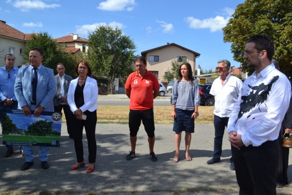 „Първа копка“ на новия Тренировъчен мини футболен комплекс в Казанлък!