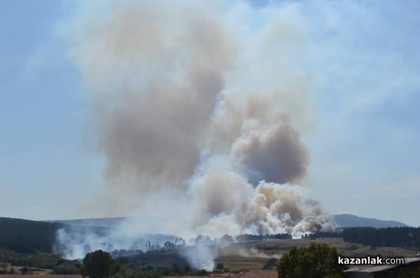 Голям пожар край Горно Черковище/ Видео и снимки / ОБНОВЕНА