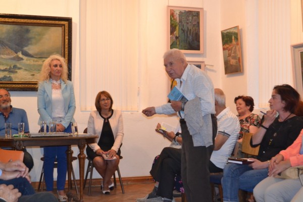 Шипканлии обсъдиха проекта за възстановяване на читалище „Светлина“