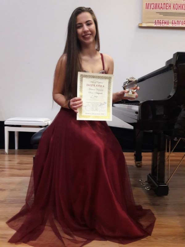 Тома Вълков и Адриана Узунова отново с първи награди