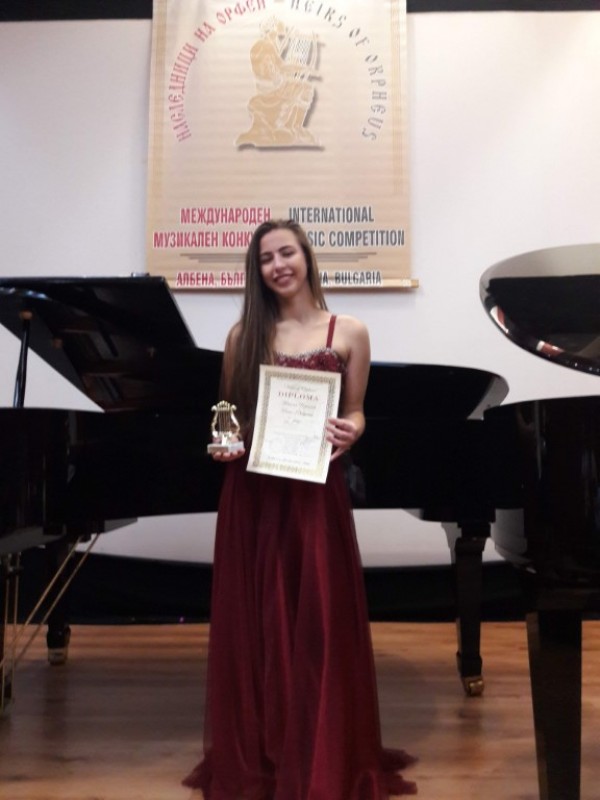 Тома Вълков и Адриана Узунова отново с първи награди