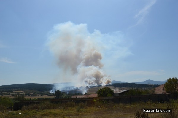 Голям пожар край Горно Черковище/ Видео и снимки / ОБНОВЕНА