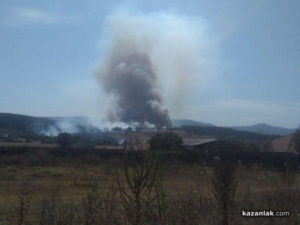 Голям пожар край Горно Черковище/ Видео и снимки / ОБНОВЕНА