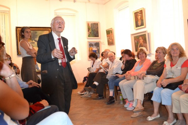 Шипканлии обсъдиха проекта за възстановяване на читалище „Светлина“