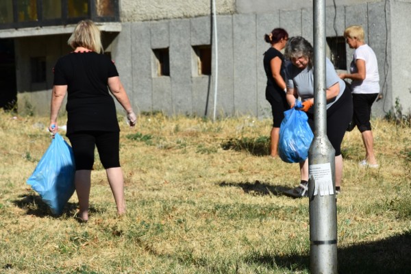 Над 95 тона боклук изхвърлиха казанлъчани