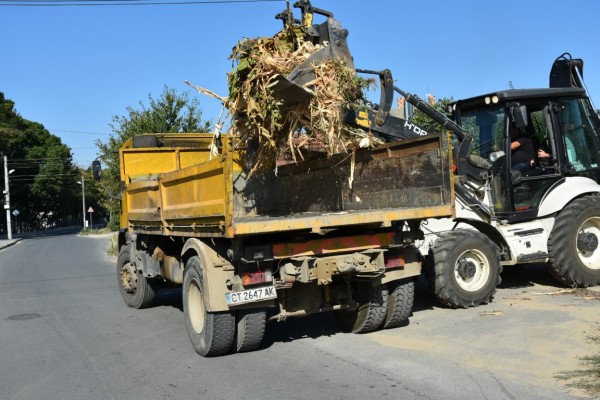 Над 95 тона боклук изхвърлиха казанлъчани