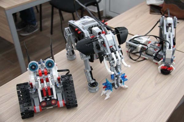 Детската академия по програмиране и роботика приема ученици вече и с Arduino