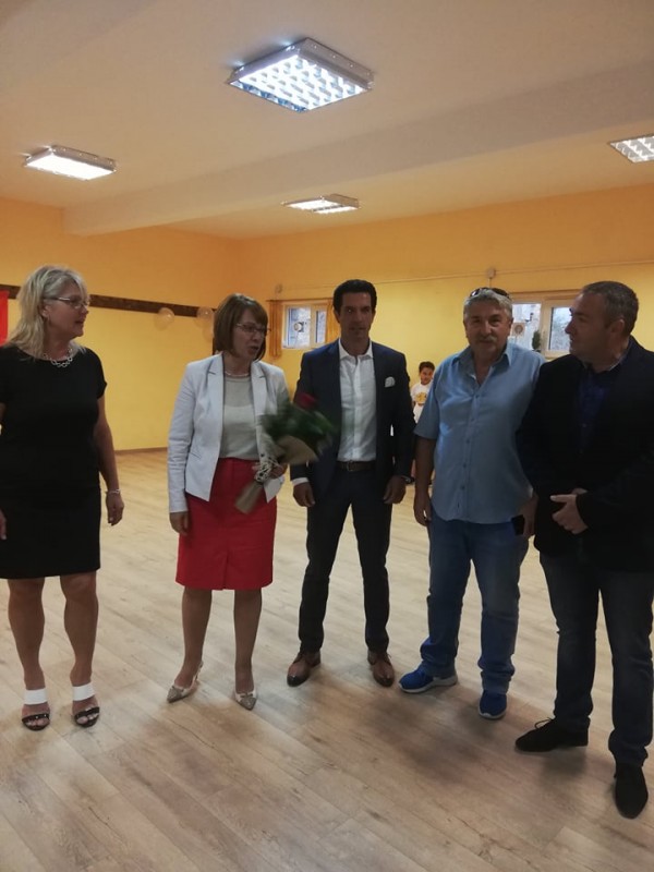 Бузовградчани вече си имат зала за танци