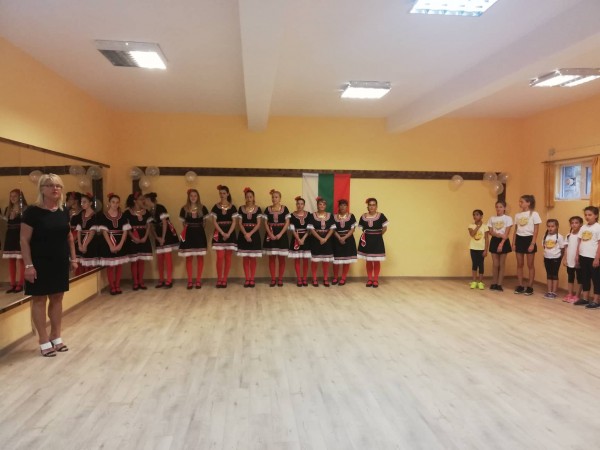 Бузовградчани вече си имат зала за танци