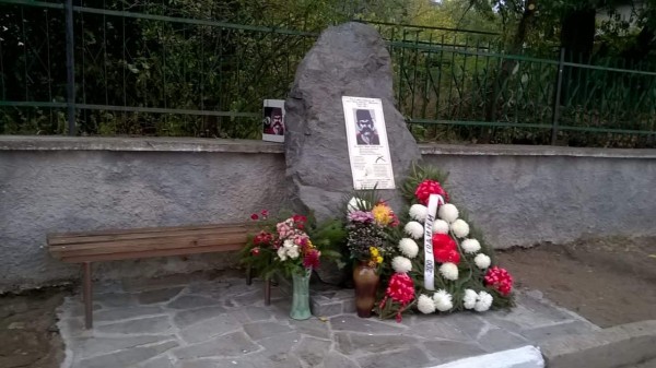 Шипченци увековечиха хайдут Пеньо с паметна плоча