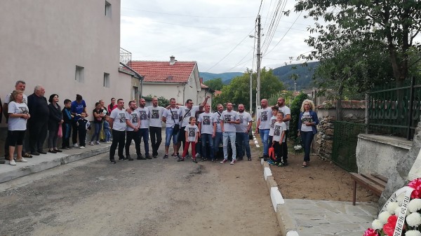 Шипченци увековечиха хайдут Пеньо с паметна плоча
