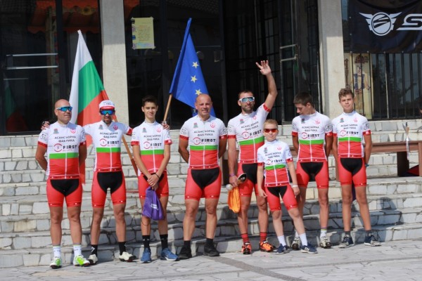 Дъжд от медали за казанлъшките колоездачи