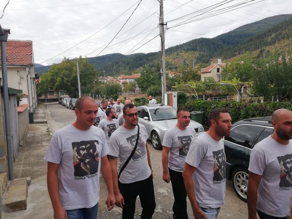 Шипченци увековечиха хайдут Пеньо с паметна плоча