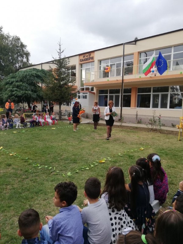 Детска градина №17 „Славейче“ отваря врати за децата след ремонт