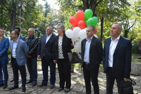 ГЕРБ – Казанлък символично отбеляза началото на предизборната кампания