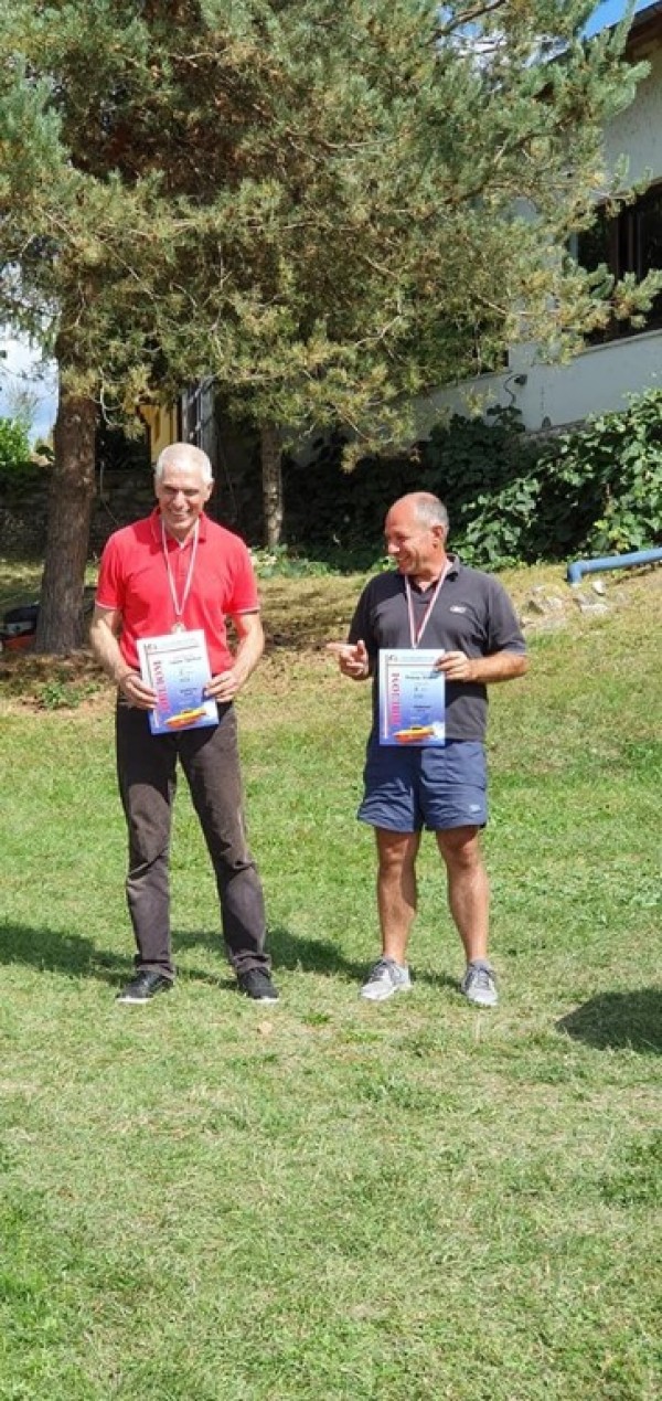 Двама казанлъчани с победи от гонките с радиоуправляеми лодки