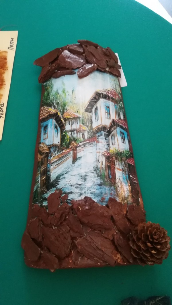 Лакомства и подаръци за рождениците от Центъра за лица с увреждания