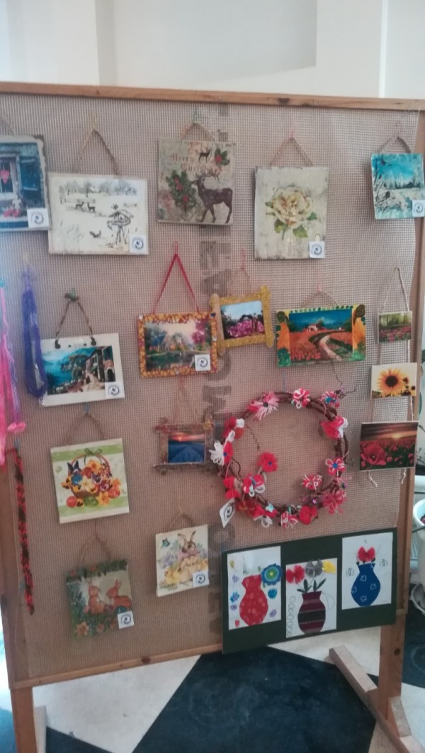 Лакомства и подаръци за рождениците от Центъра за лица с увреждания