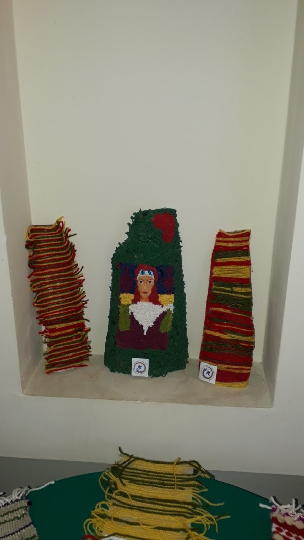 Лакомства и подаръци за рождениците от Центъра за лица с увреждания