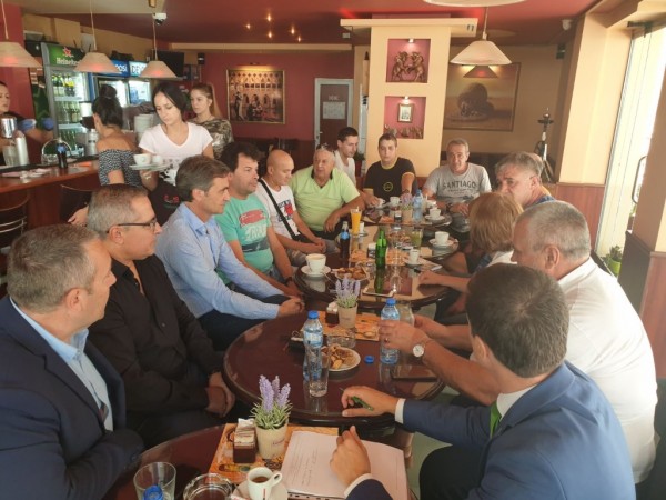 Кандидатите за общински съветници от ГЕРБ се срещнаха с таксиметровия бранш