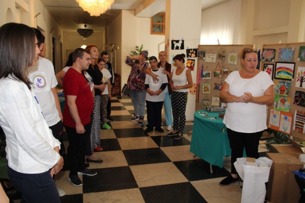 “Взаимопомощ“ с куп подаръци за Дневния център за деца и възрастни с увреждания