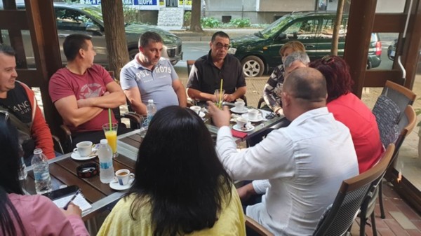 Малкият бизнес на ул.“Старозагорска“ е в колапс след репресии от Община Казанлък