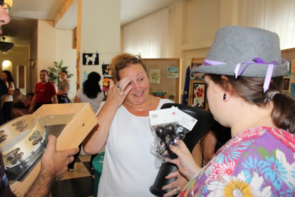 “Взаимопомощ“ с куп подаръци за Дневния център за деца и възрастни с увреждания