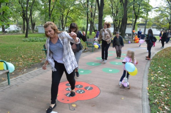 „Игрите на мама и баба“ събра малки и големи в парк „Розариум“ в Казанлък