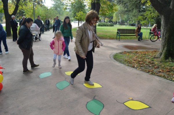 „Игрите на мама и баба“ събра малки и големи в парк „Розариум“ в Казанлък