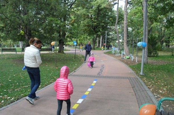 „Игрите на мама и баба“ събра малки и големи в парк „Розариум“ в Казанлък