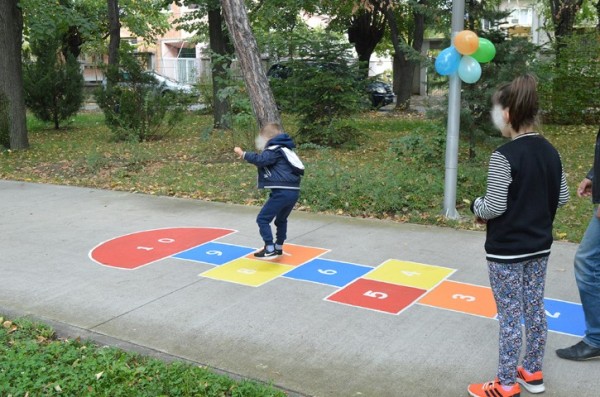 „Игрите на мама и баба“ събра малки и големи в парк „Розариум“ в Казанлък