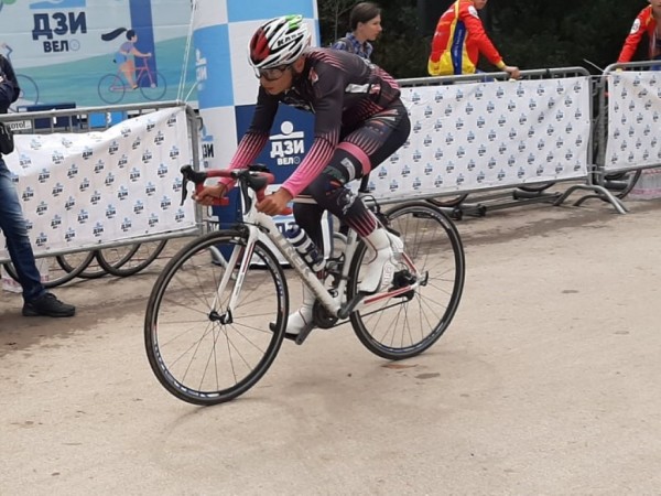 Триумф за колоездачите от “Лястовица“