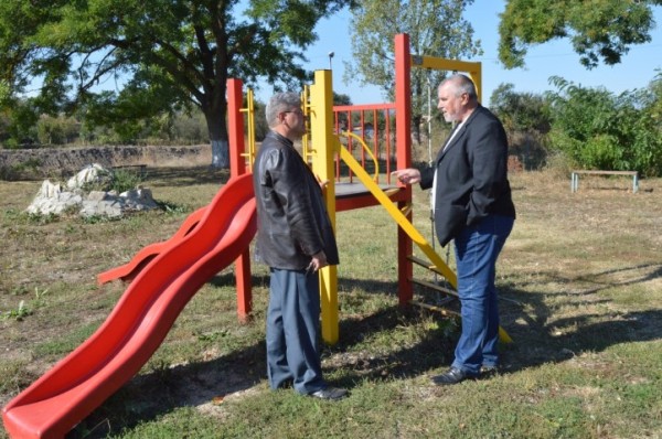 Кандидатът на ГЕРБ за кмет на Горно Черковище се срещна с родители и специалисти в новата придобивка за децата на селото